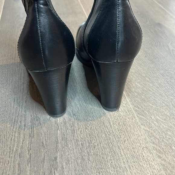 Marc Fisher Kattie Leather Ankle Booties Block Heel Black Women size 6.5 - Picture 3 of 13